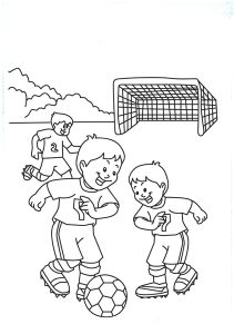Tô màu những cậu bé đá bóng cho bé tập tô